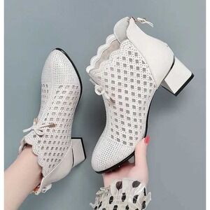 Womens sz 10 White Almond Toe Low Heel Cutout Rhinestone Zipper Boot Wedding